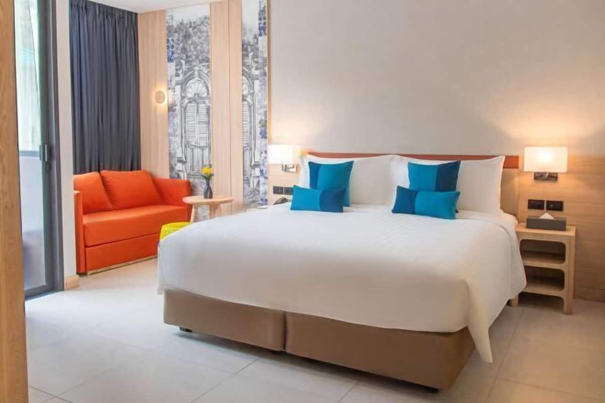 In-room safe, laptop workspace, blackout drapes, soundproofing