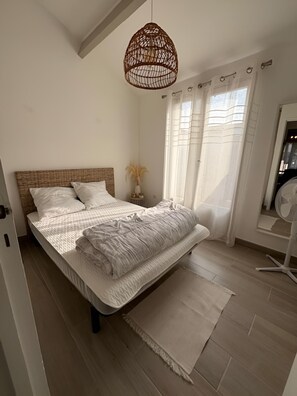 2 chambres, fer et planche à repasser, lit parapluie, Wi-Fi gratuit