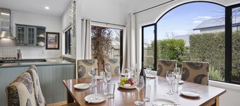 Kokomea House - Wanaka Holiday Home