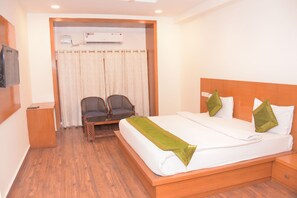 Deluxe Room | In-room safe, free WiFi