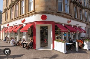 Outdoor dining - Perfect in The Park  (Glasgow)