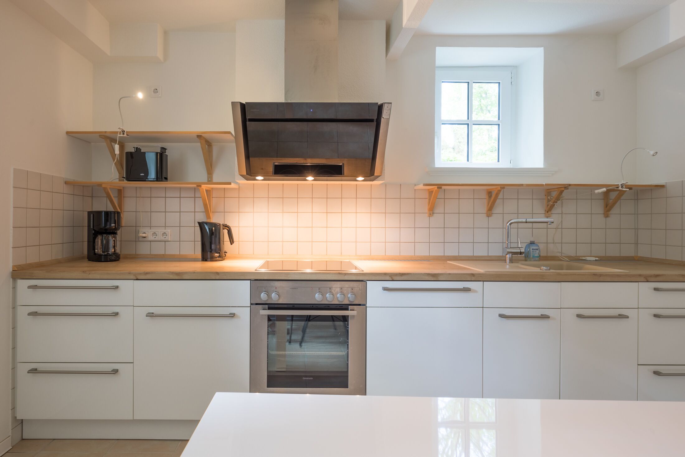 Refrigerador, horno, parrilla de estufa y lavavajillas 