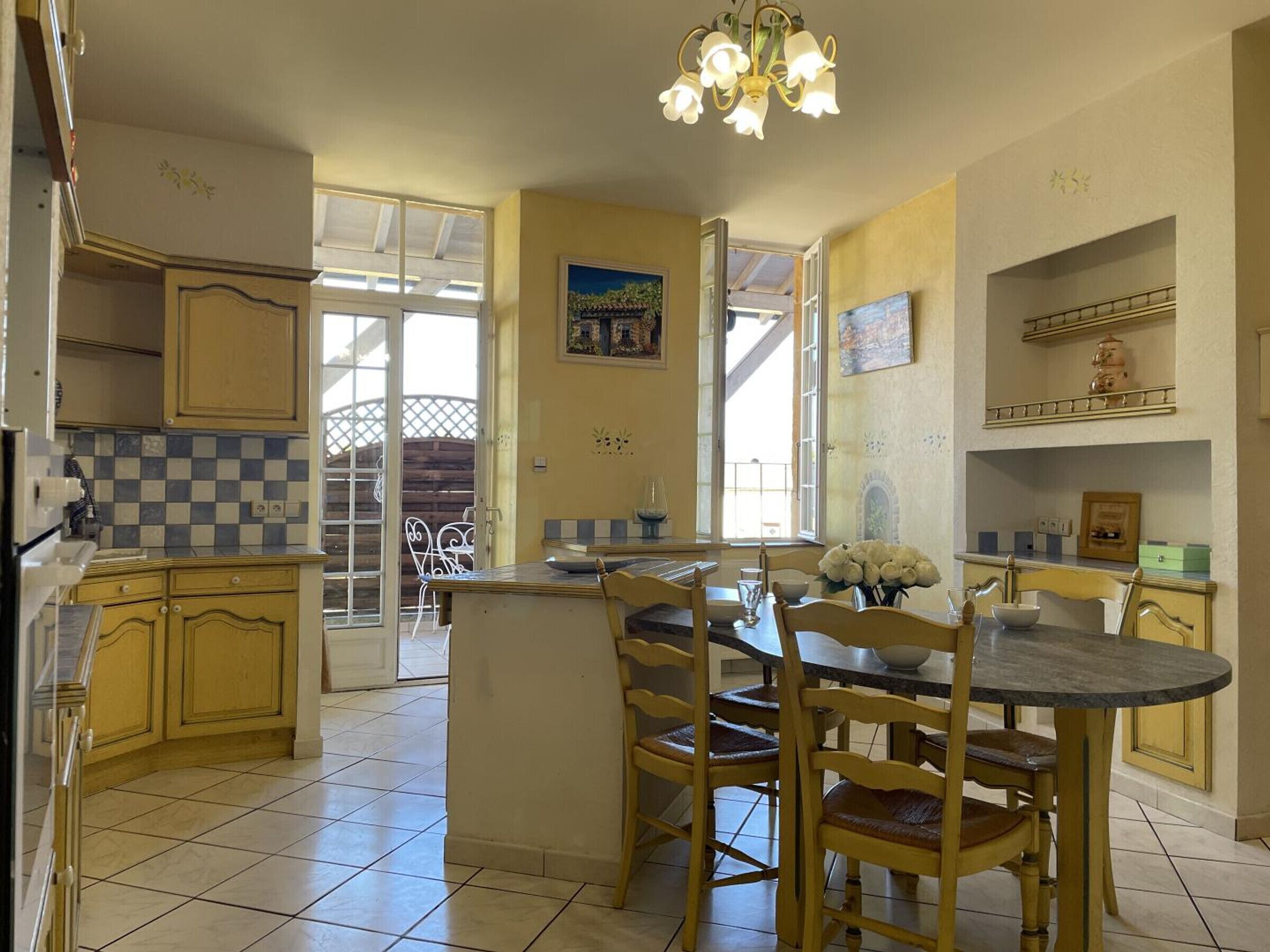 Réfrigérateur, micro-ondes, lave-vaisselle