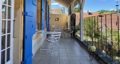 Charming 18th-Century House with Garden, Near Lake & Attractions, Perfect for Families & Friends