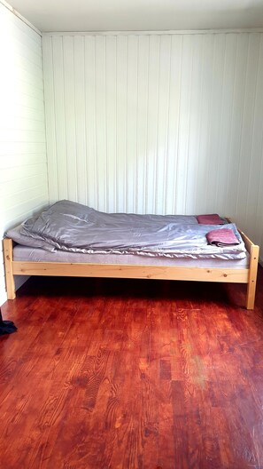 4 bedrooms, desk, iron/ironing board, WiFi - The grey house (Nordland)