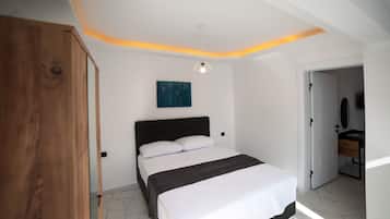 Junior Suite, Balcony, Sea View | Minibar, desk, free WiFi, bed sheets