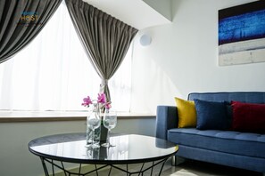 Individually furnished, desk, laptop workspace, iron/ironing board - Imperio Residence by Perfect Host (Malacca City)