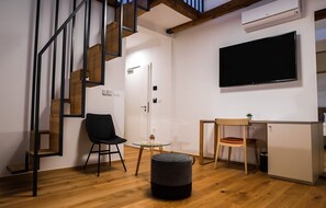 Suite Standard | Minibar, coffre-fort, ameublement unique, bureau