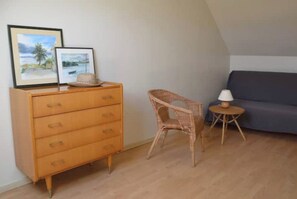 4 bedrooms, iron/ironing board, free WiFi, wheelchair access