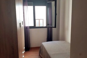 2 bedrooms, iron/ironing board, travel crib, free WiFi - Apartamento en Casco Histórico (Calatayud)