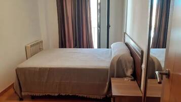 2 Schlafzimmer, Bügeleisen/Bügelbrett, Reisekinderbett, kostenloses WLAN
