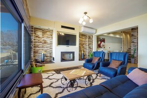 Family Apartment, Multiple Bedrooms, Sea Facing (Maritinas Stone Apartment On The) | Living area - Maritinas Stone House & Apartment On The Beach (Pyrgos)