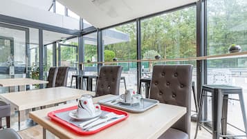 Daily buffet breakfast (EUR 7.50 per person)