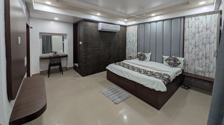 Hotel Vrindavan Palace