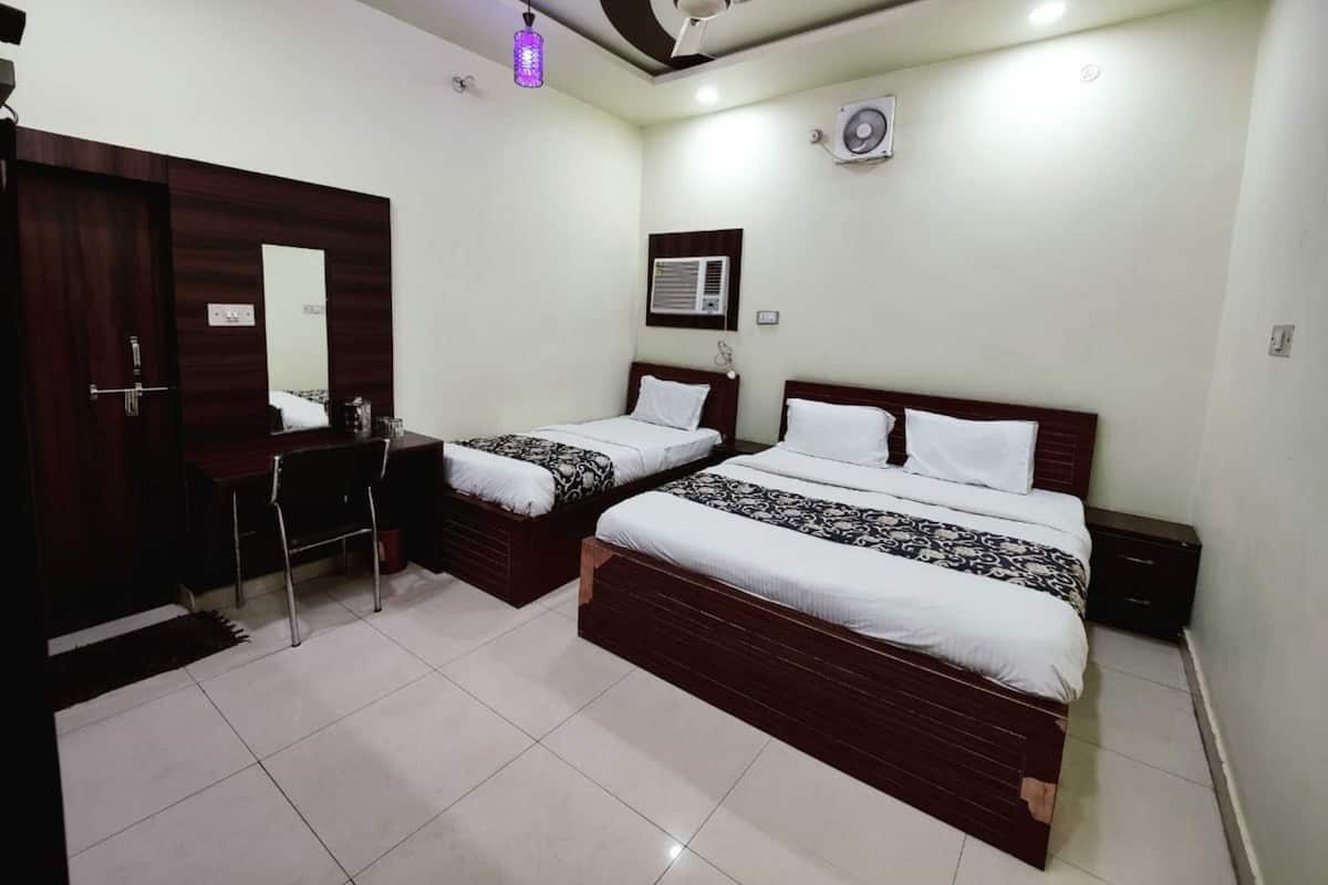 Standard Triple Bed AC Room | Free WiFi