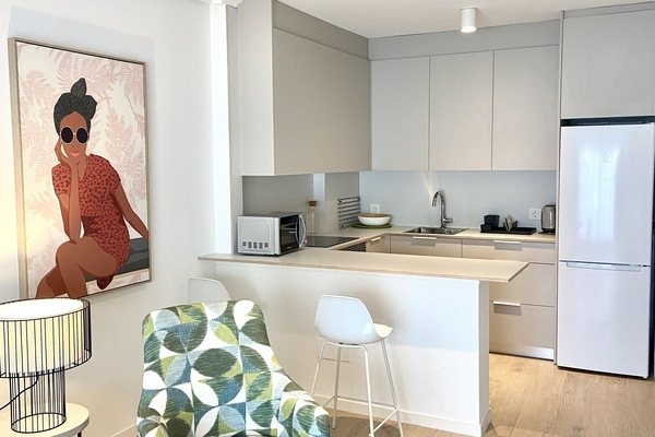 Standard Apartment, 2 Bedrooms, Kitchen, Ground Floor | Private kitchen | Full-size fridge, microwave, stovetop, coffee/tea maker