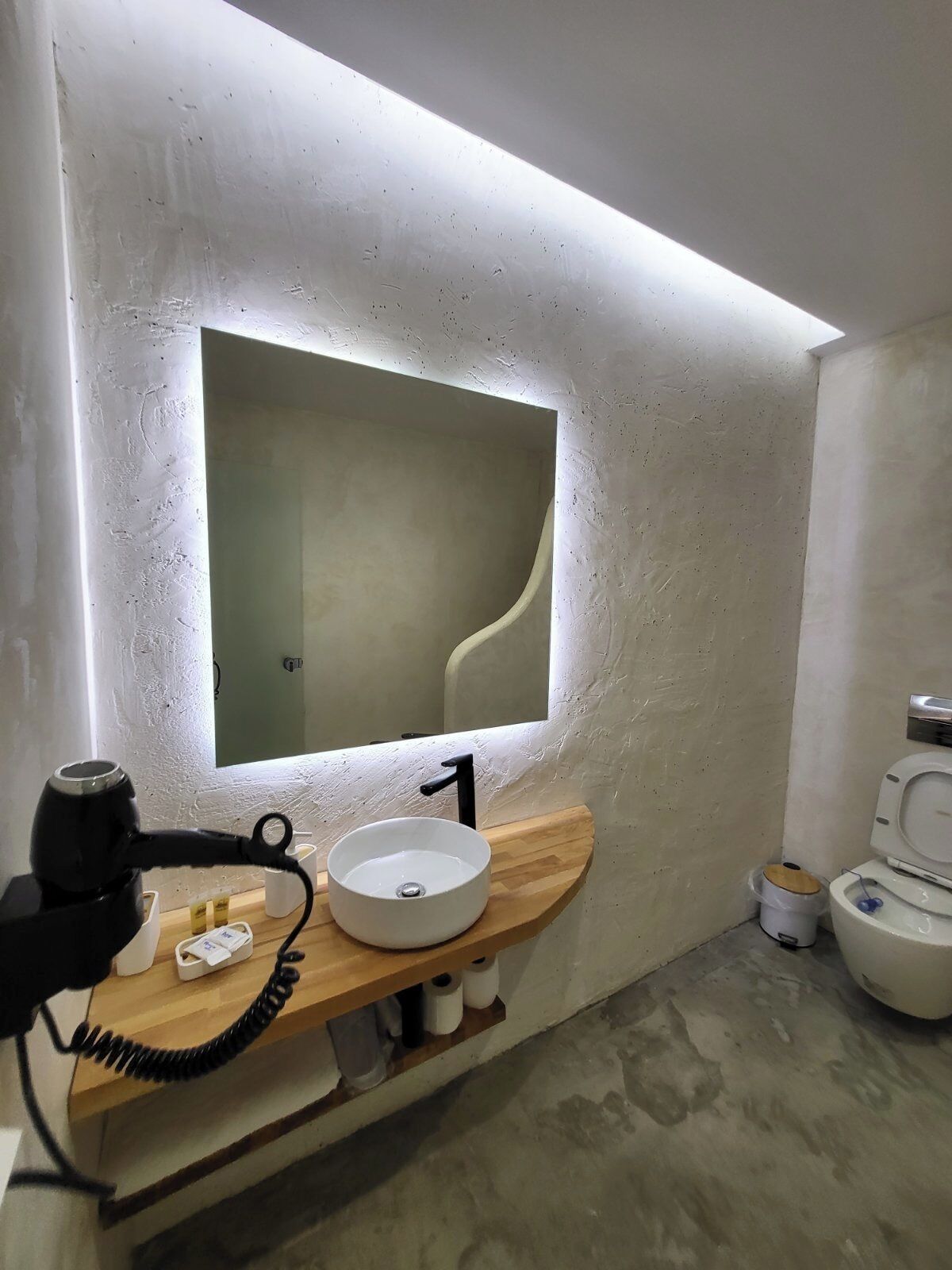 Apartment | Bathroom | Shower, towels