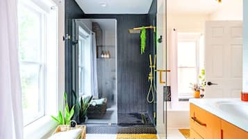 Douche, articles de toilette écologiques, sèche-cheveux