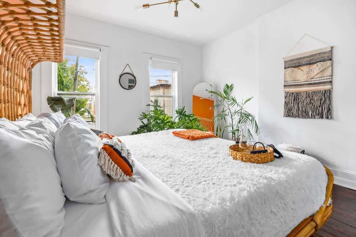 2 bedrooms, iron/ironing board, travel crib, free WiFi