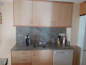 Kühlschrank, Ofen, Herdplatte, Geschirrspüler