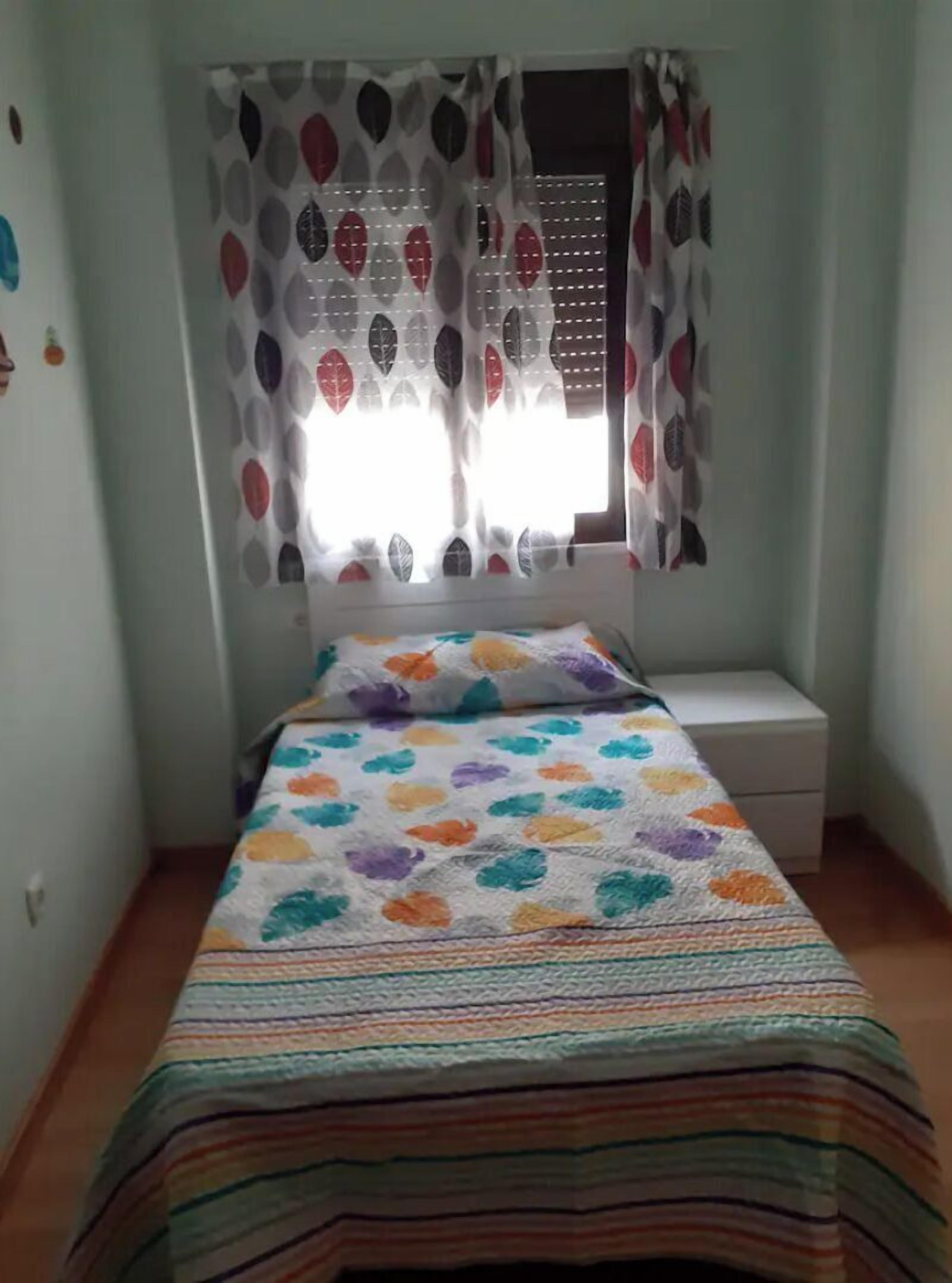 2 Schlafzimmer, Bügeleisen/Bügelbrett