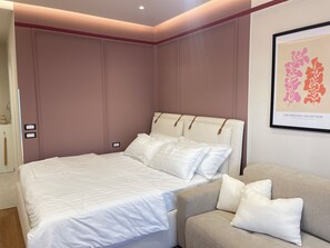 1 bedroom, in-room safe, free WiFi, bed sheets