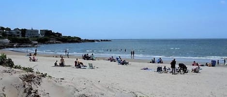 In StrandnĂ€he, LiegestĂŒhle