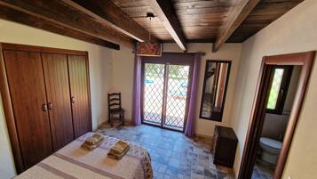 5 chambres, fer et planche à repasser, lit parapluie, Wi-Fi gratuit