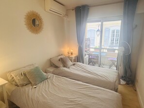 1 bedroom, iron/ironing board, internet, bed sheets