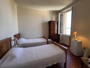 2 soveværelser, strygejern/strygebræt, internetforbindelse, sengetøj