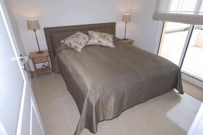 3 Schlafzimmer, Bügeleisen/Bügelbrett, Internetzugang, Bettwäsche