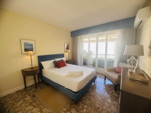 1 bedroom, iron/ironing board, internet, bed sheets