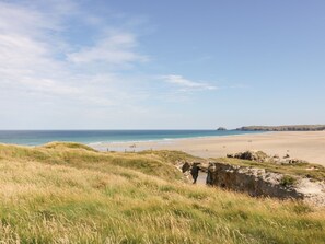 Beach nearby - Sandpiper (Perranporth)