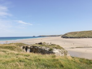 Beach nearby - Sandpiper (Perranporth)