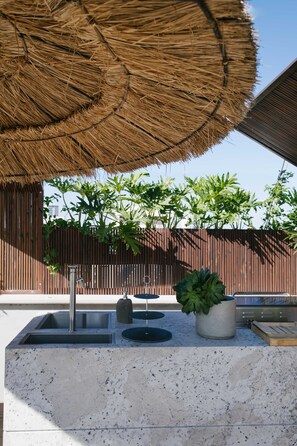 Balcony - Luxury Penthouse&Private Roof and Pool (Tel Aviv)