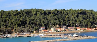 Maritinas Stone Apartment On The Beach