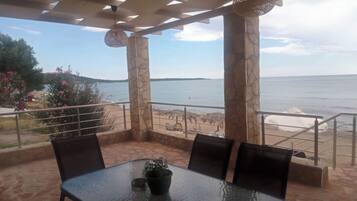 Khu ẩm thực ngoài trời