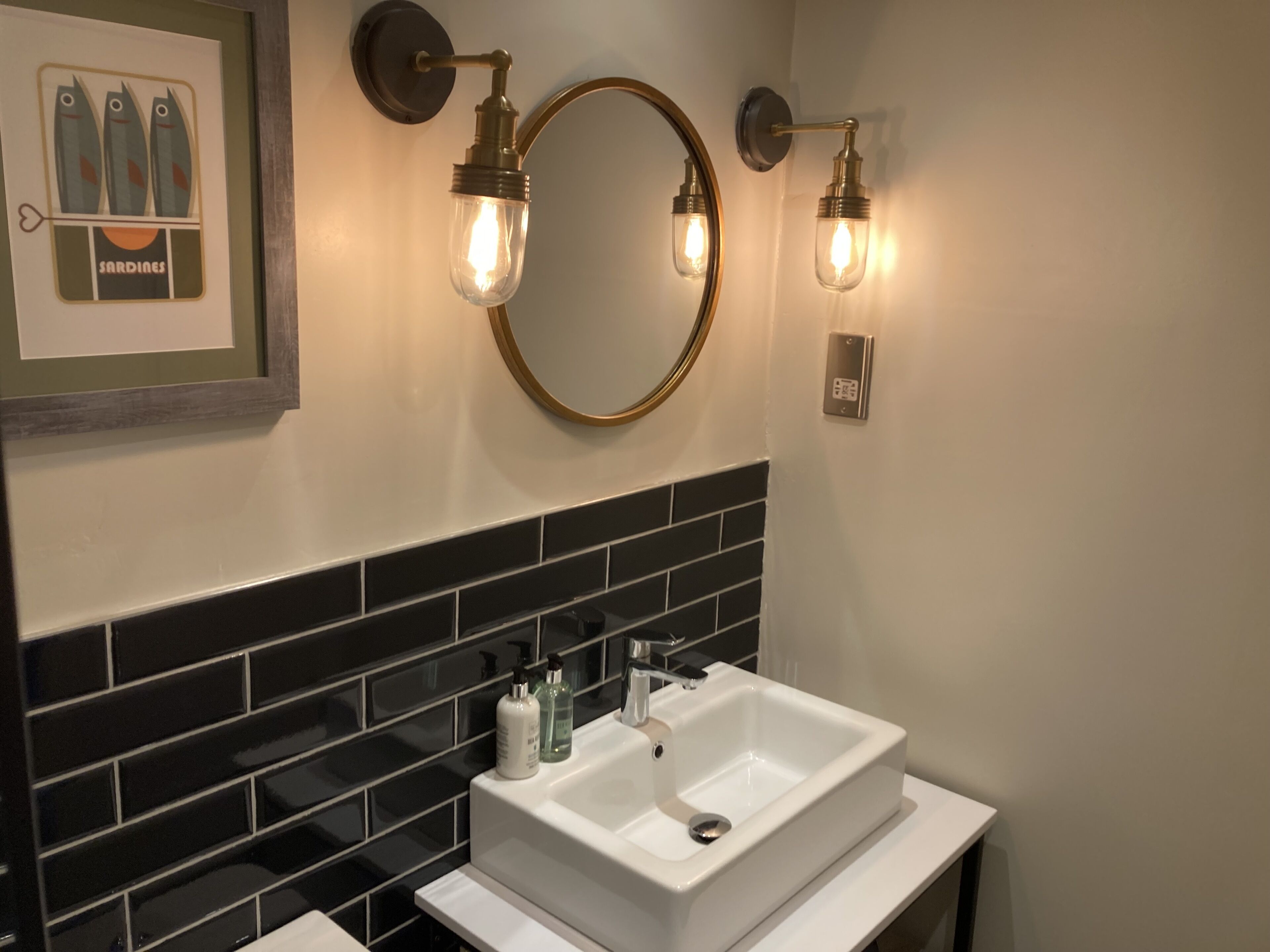Standard Double Room | Desk, laptop workspace, blackout drapes, iron/ironing board