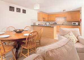 Dining - Kenegie Gold Apartment (Penzance)