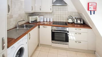 Fridge, oven, stovetop, toaster