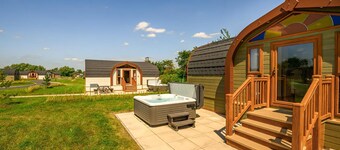 4 bedroom accommodation in Retford