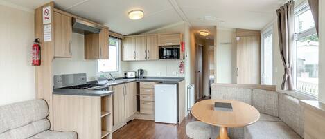 Fridge, oven, stovetop, toaster