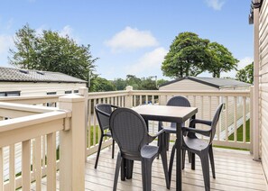 Outdoor dining - Comfortable spacious caravan with one double and two twin. (Nr St Austell)