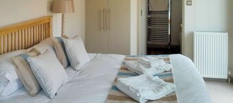 Hill Top Sanctuary Lodge