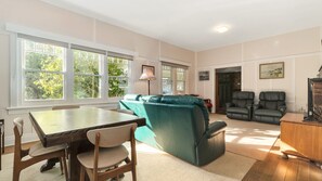 TV, fireplace - Woodthorpe at the Beach - 150m to the beach! (Capel Sound)