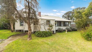 Exterior - Woodthorpe at the Beach - 150m to the beach! (Capel Sound)