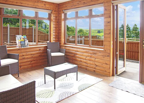 Spacious lodge with one double and one twin.