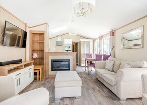Unclassified image, 2 of 15, button - Holiday Home with one double and one twin bedroom. (Axminster)