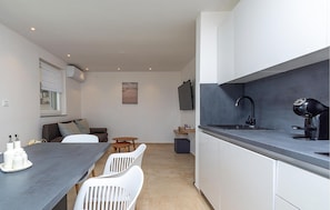 Kühlschrank, Ofen, Herdplatte, Geschirrspüler