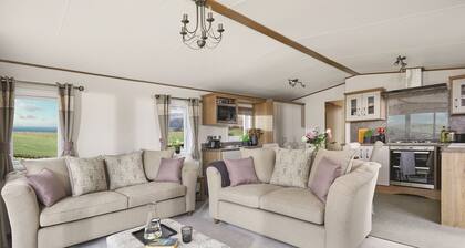 2 bedroom accommodation in Llanon